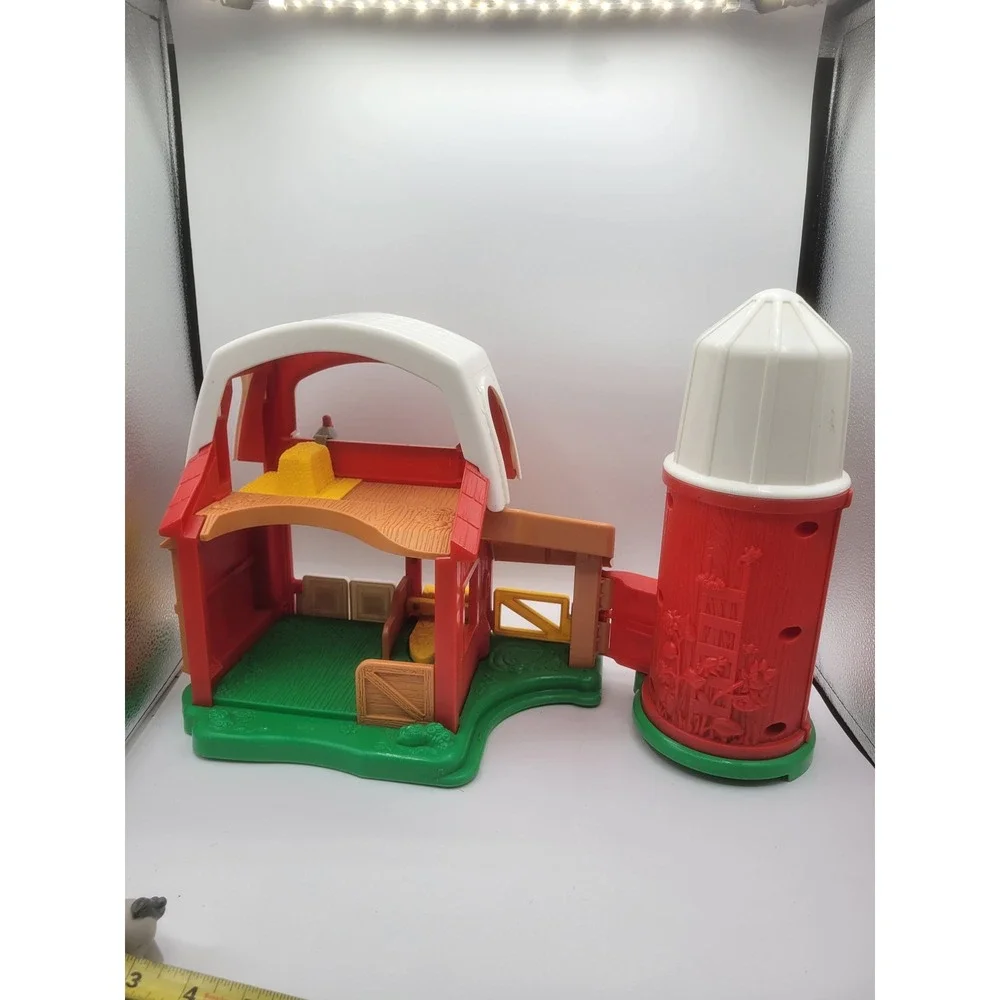 Fisher Price Little People Animal Friends Farmhouse Barn Silo 3 Figures